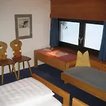 Leitgebhof Pensionat 3*